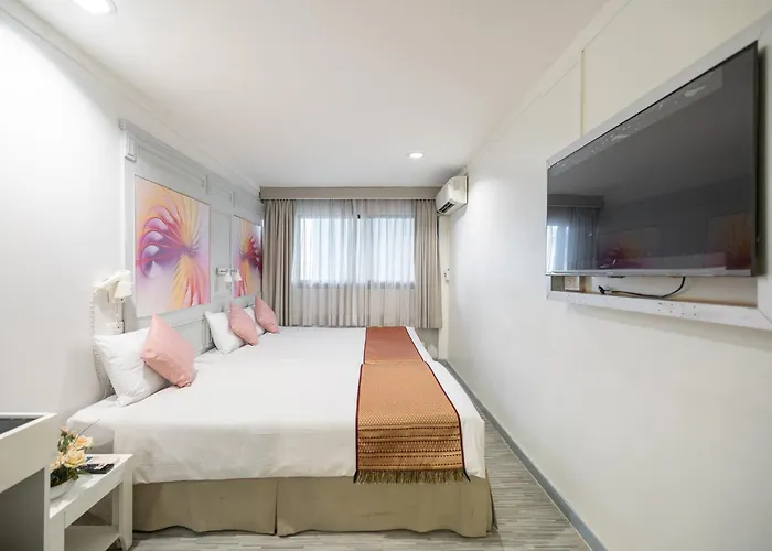 Pratunam Hotel 3*