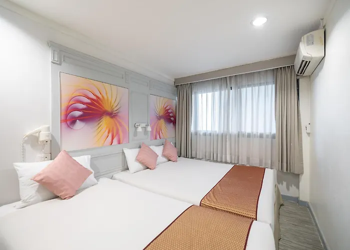 Pratunam Hotel 3*