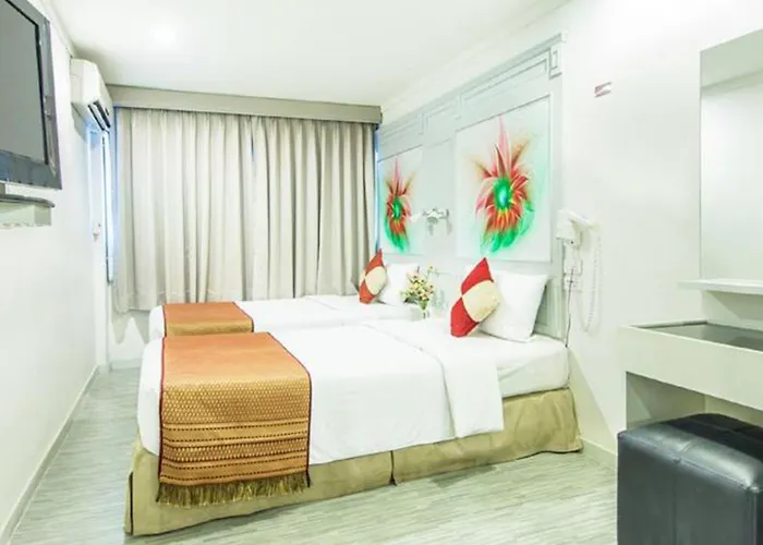 Pratunam Hotel 3*